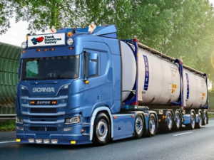 ADL00872 - full LED verstraler op Scania Next Gen vrachtwagen met LED stadslicht