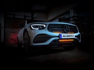 Mercedes auto met Strands Siberia LED bar.