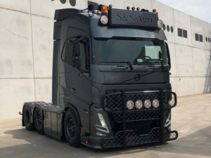 Volvo FH5 LKW mit LED Scheinwerfer – geeignet für 12 und 24 Volt – hergestellt von WIRECO Belgien – EAN: 7323030181291