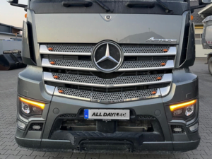 Mercedes Arocs LED Tagfahrlicht ORANGE - passend für Xenon-Scheinwerfer - ab Baujahr 2022 - EAN: