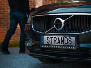 Strands LED bar DUO gemonteerd op een auto